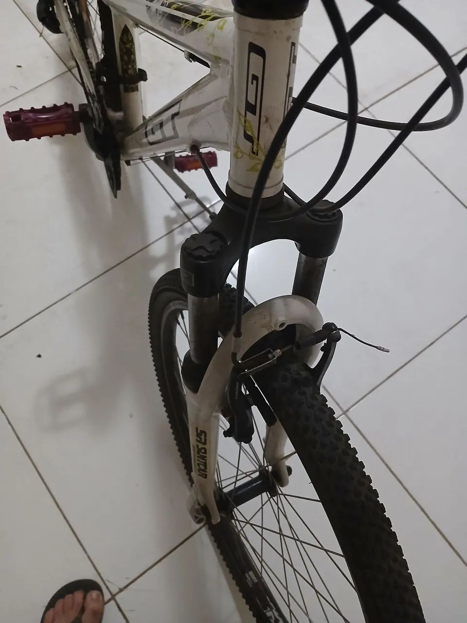 Bicicleta com  marcas aro 16 GT - Foto 4