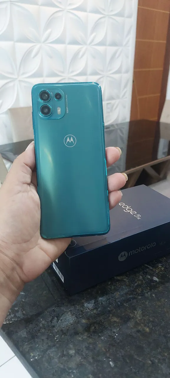 Edge 20 lite