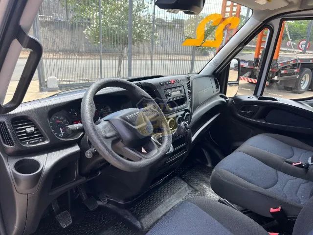 IVECO DEILY 35-150 ANO 2022 / BAÚ 4,5 M /  KM BAIXO - Foto 11