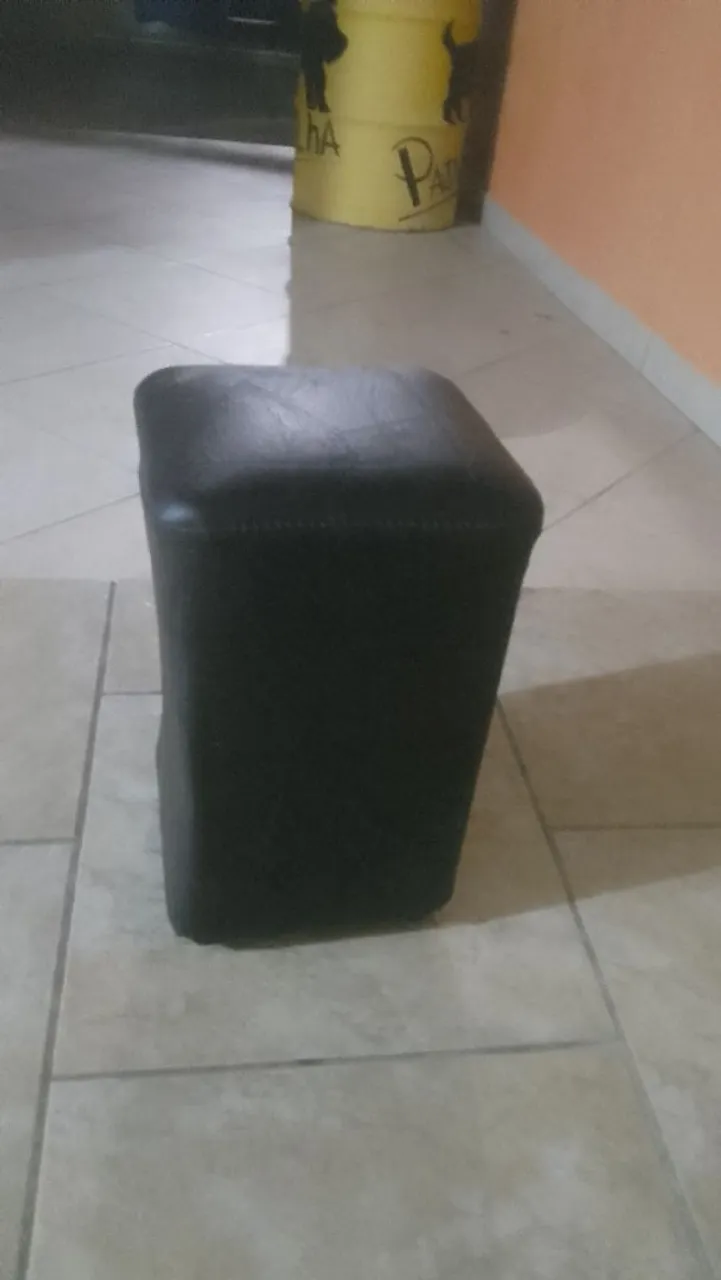 Banco Estofado Preto