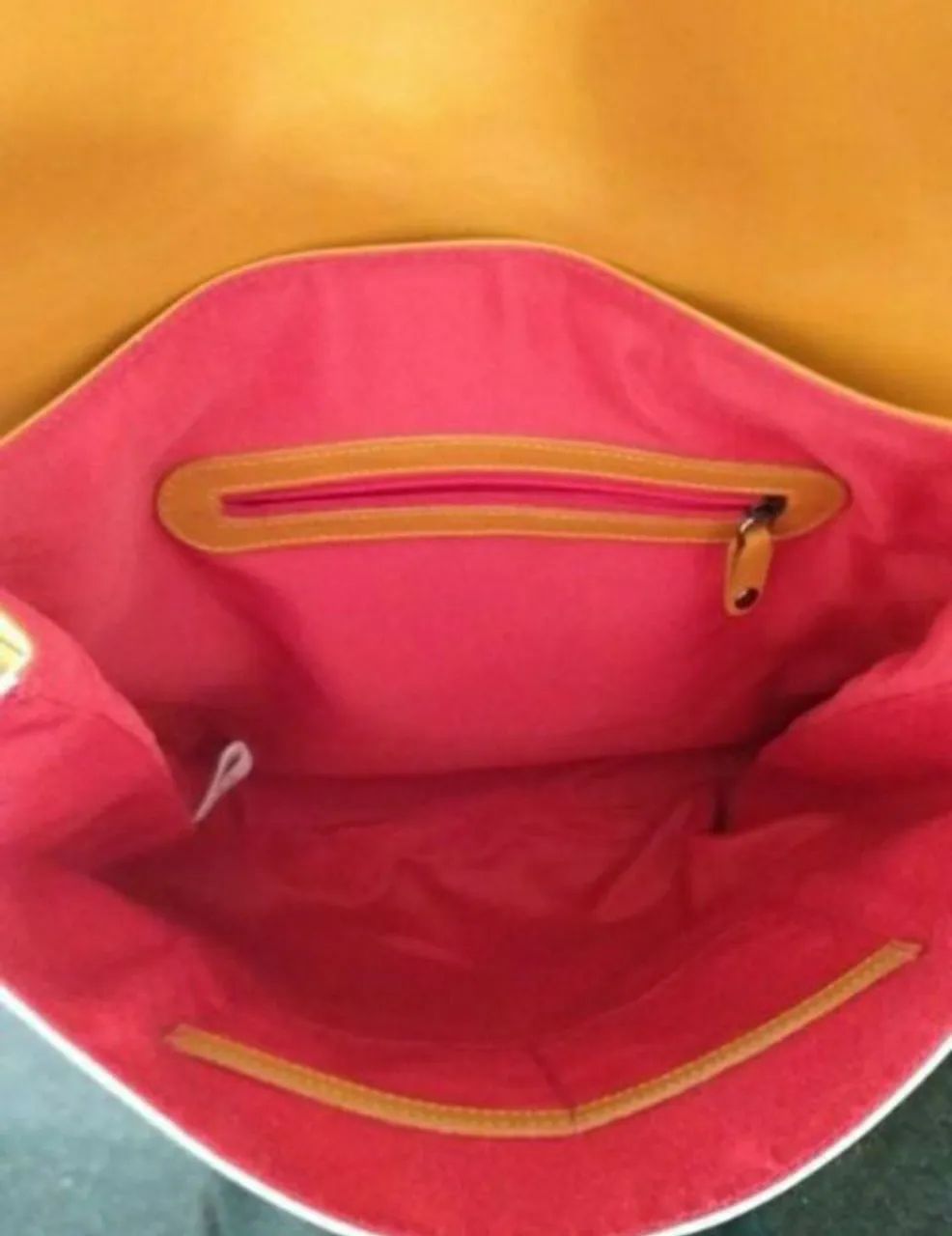 BOLSA GRANDE, EM COURO LEGÍTIMO, MARCA RICHARDS. - Foto 4