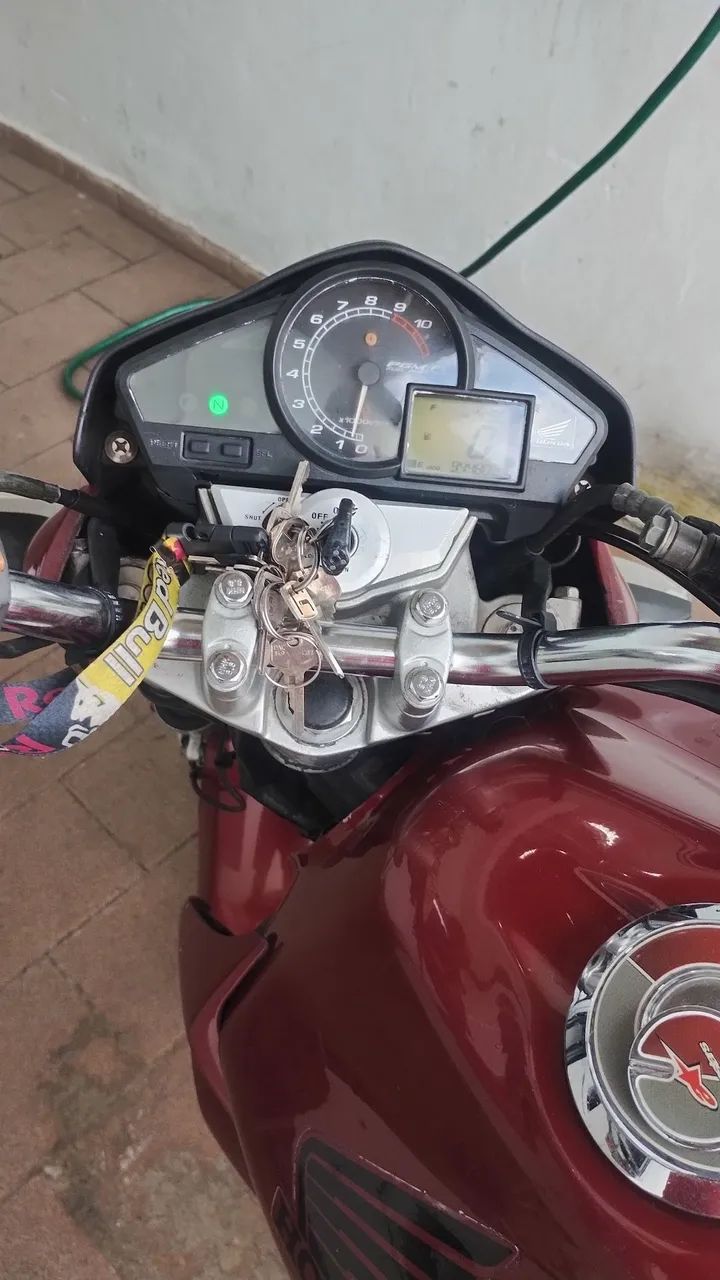 CB 300 modelo 2010