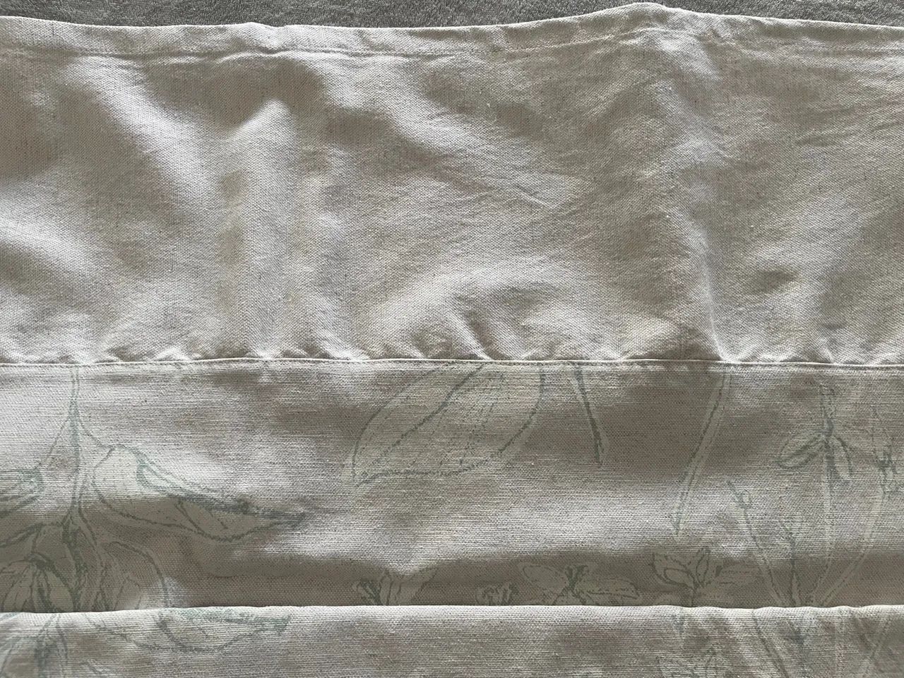 Vendo Toalha NOVA de Mesa em Linho 1,80x1,80