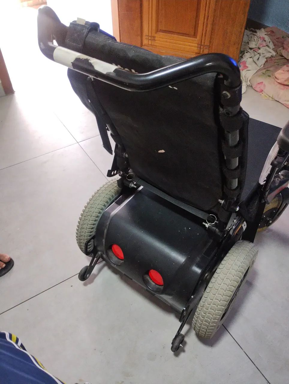 Cadeira de rodas motorizada - Foto 3