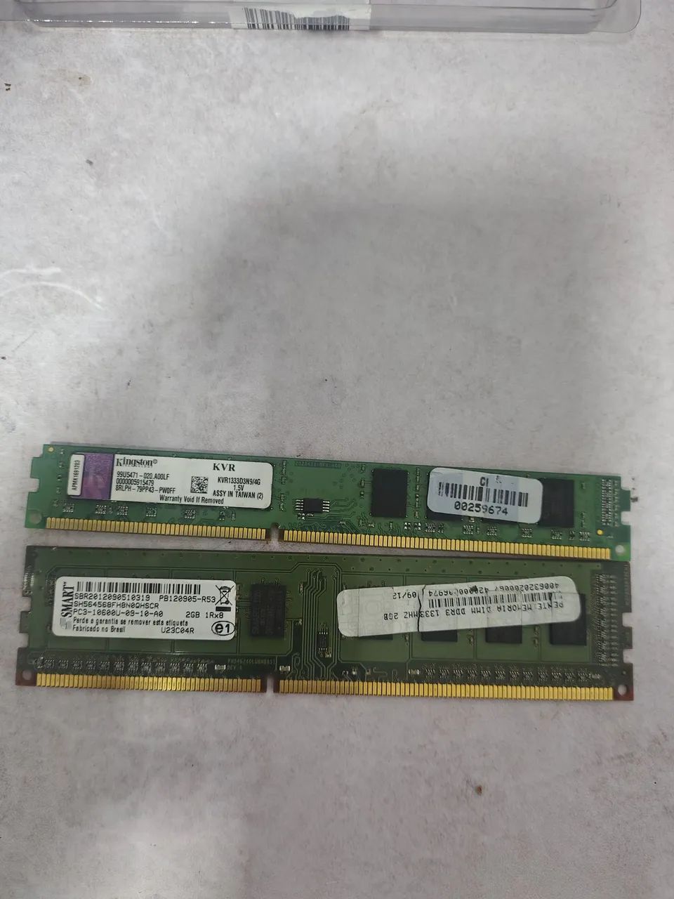 Memória RAM 6Gb Kingston 4GB DDR3 e 2GB de ram