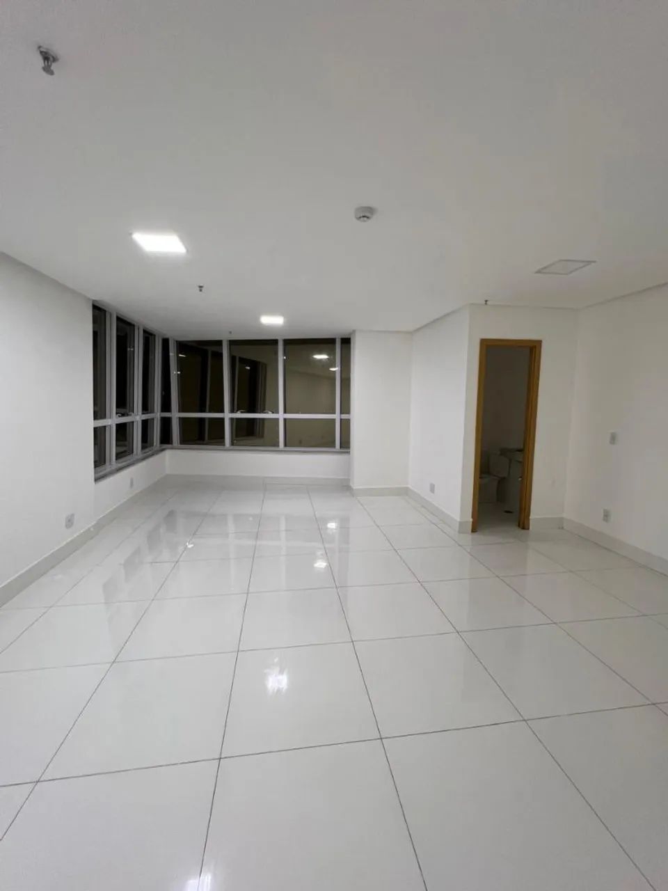 SALA COMERCIAL/LOZANDES