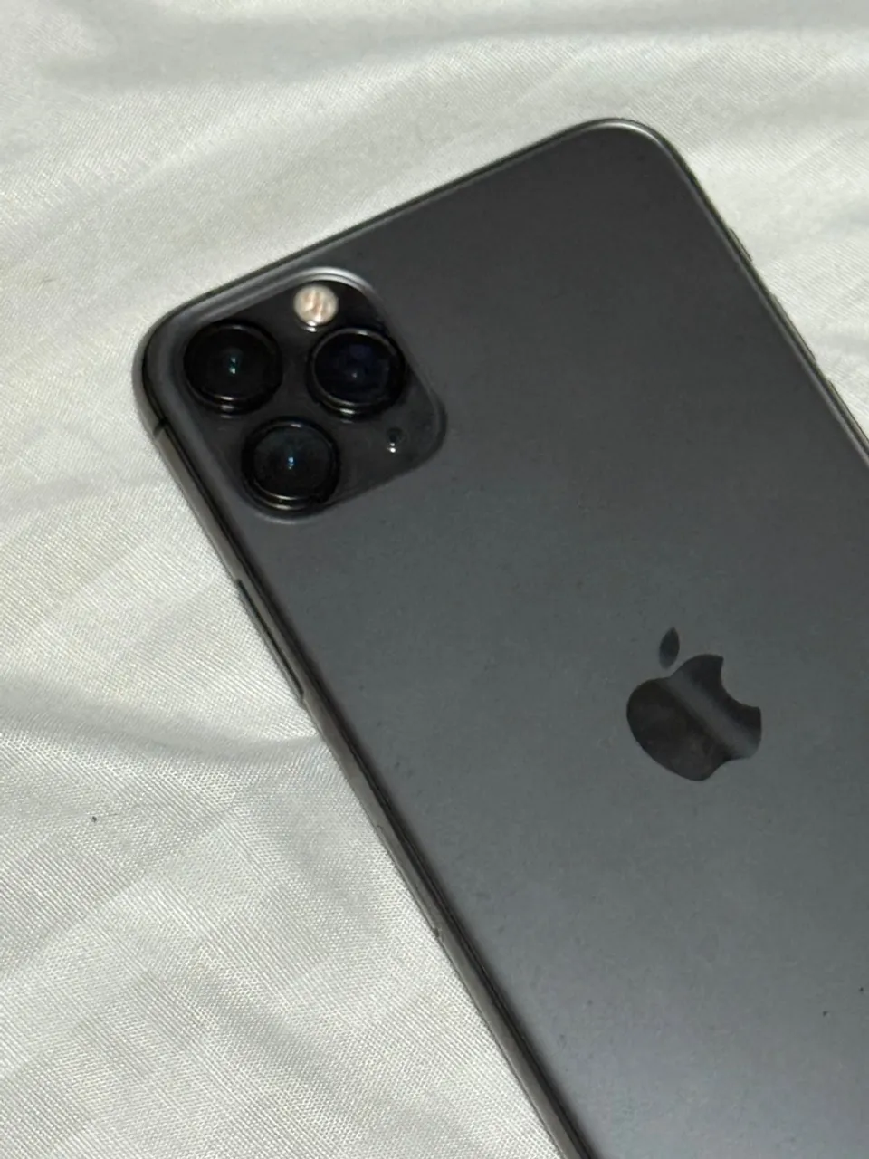 Iphone 11 Pro Max 64gb - R$2490,00 e aceito trocas