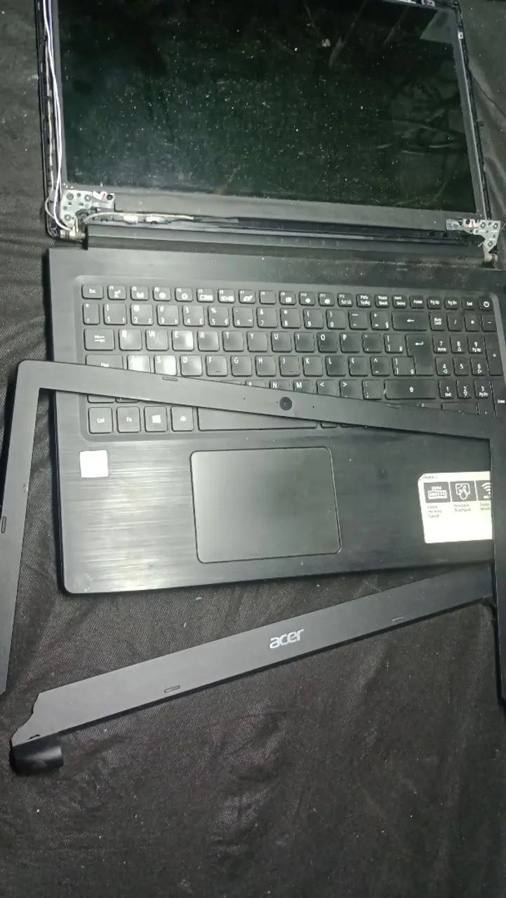 Profissional Especializado Em Reparos Em Carcaça De Notebooks / MORENO-PE