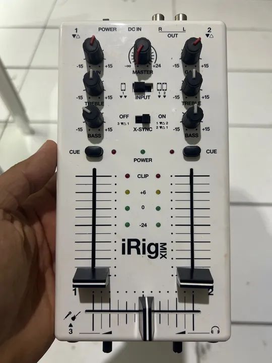 iRig Mix - Interface de Áudio para Smartphones e Computadores
