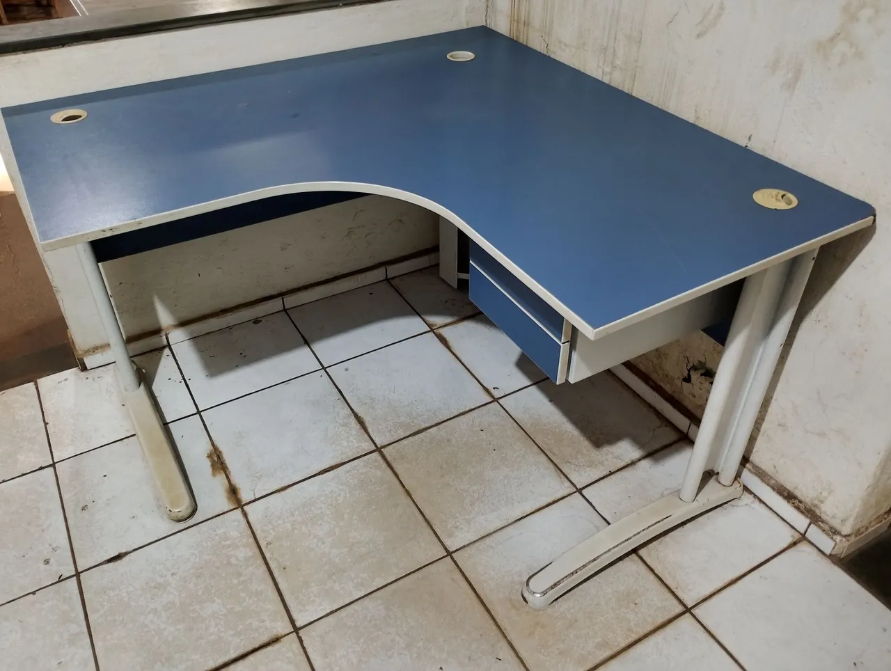Mesa de Escritório em L com Gavetas - Azul