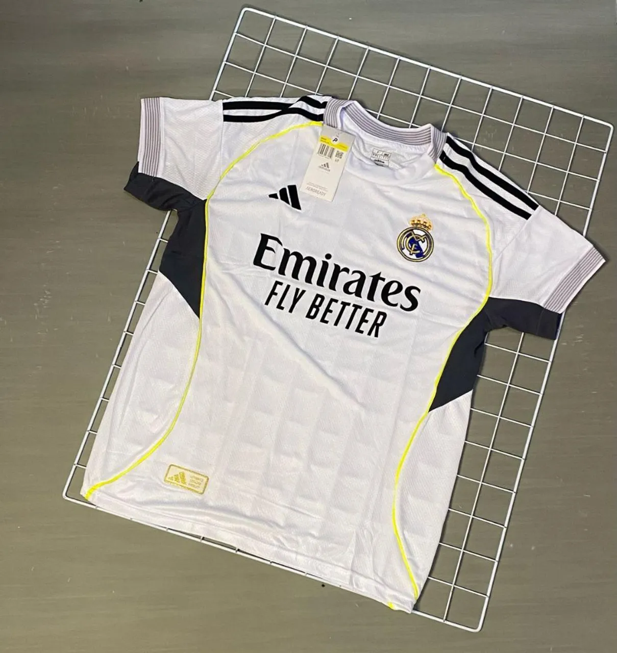 PRA VCS Q ESTAVAM A PROCURAR DAS CAMISAS DO SEU TIME DO CORAÇÃO ?
