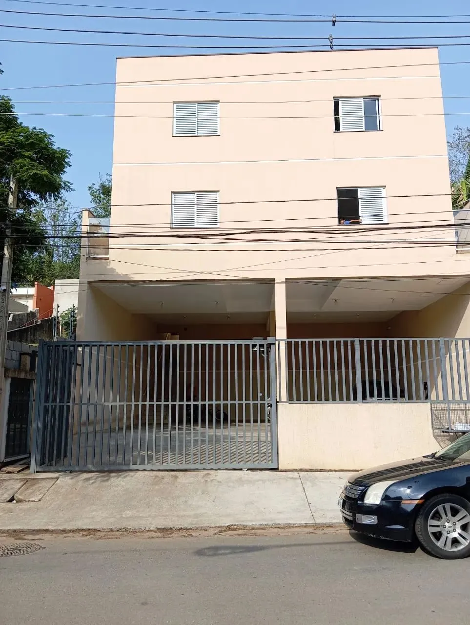 Apartamento para Locação. 02 Dormitórios, 01 vaga de garagem localizado Parque São George,