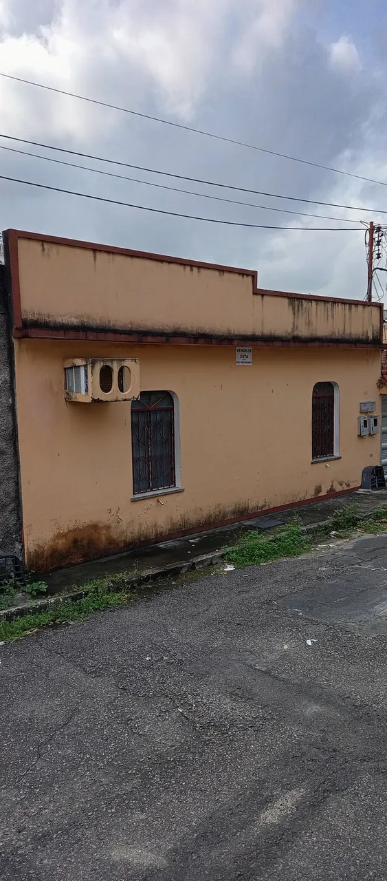  Vendo duas  casas grandes 