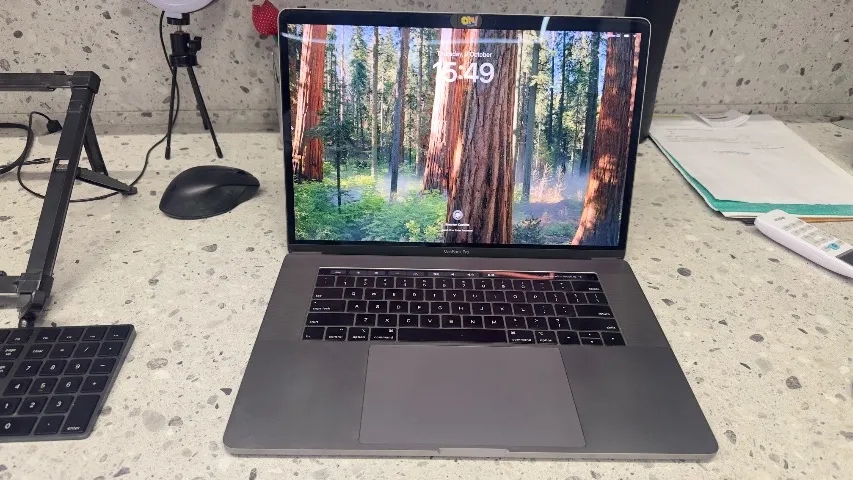 macbook pro 256gb 2019