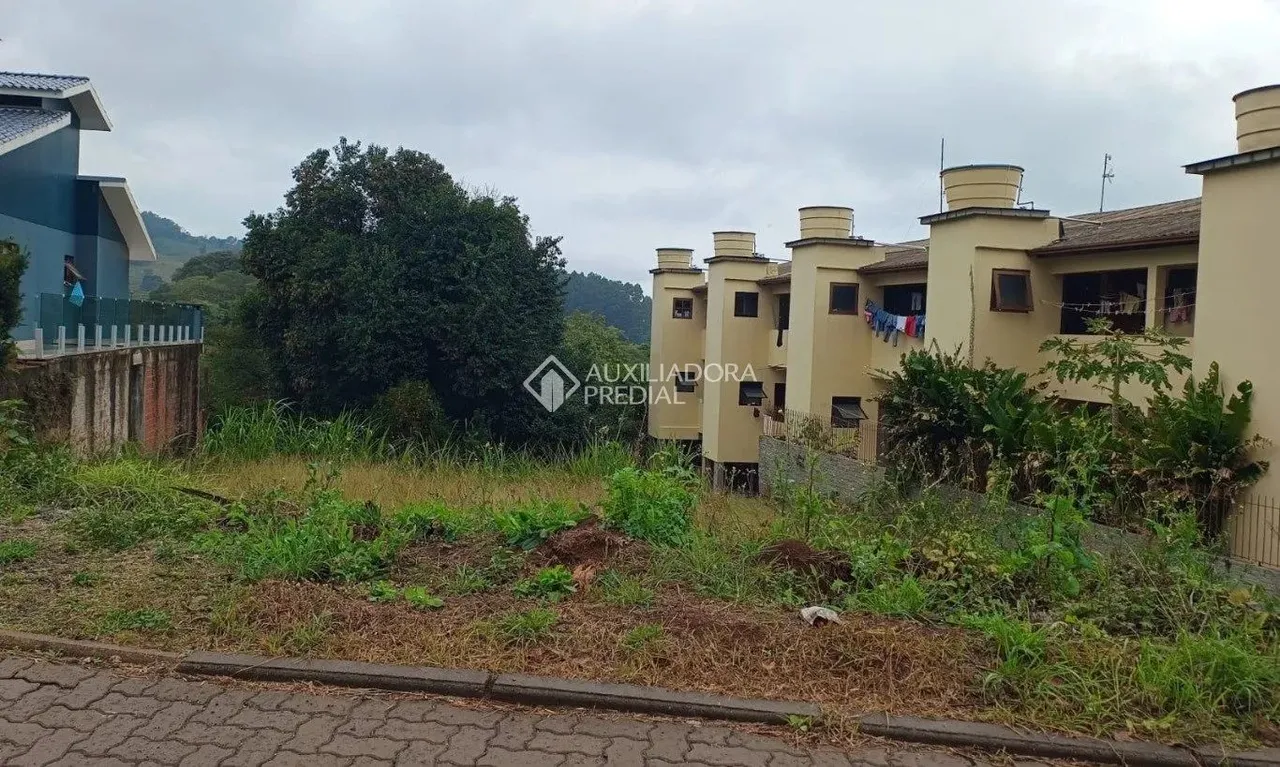 Terreno à venda no bairro Vale Verde com área total de 626 m², sem dormitórios.