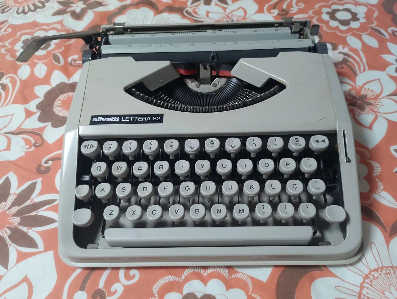 Máquina de Escrever Olivetti Lettera 82 - Foto 2