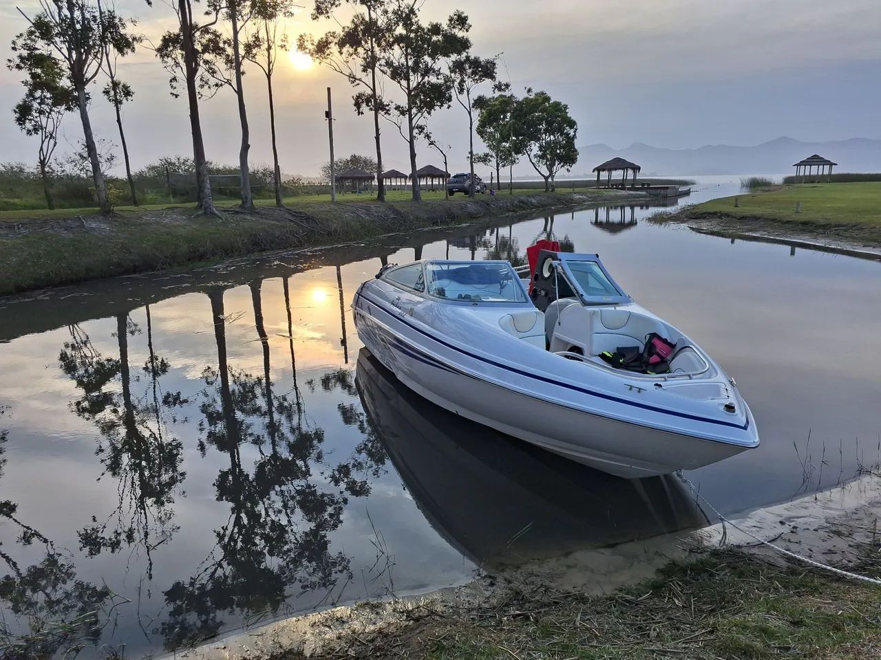 Lancha focker 222 ano 2006 motor 200hp 2t - Foto 3