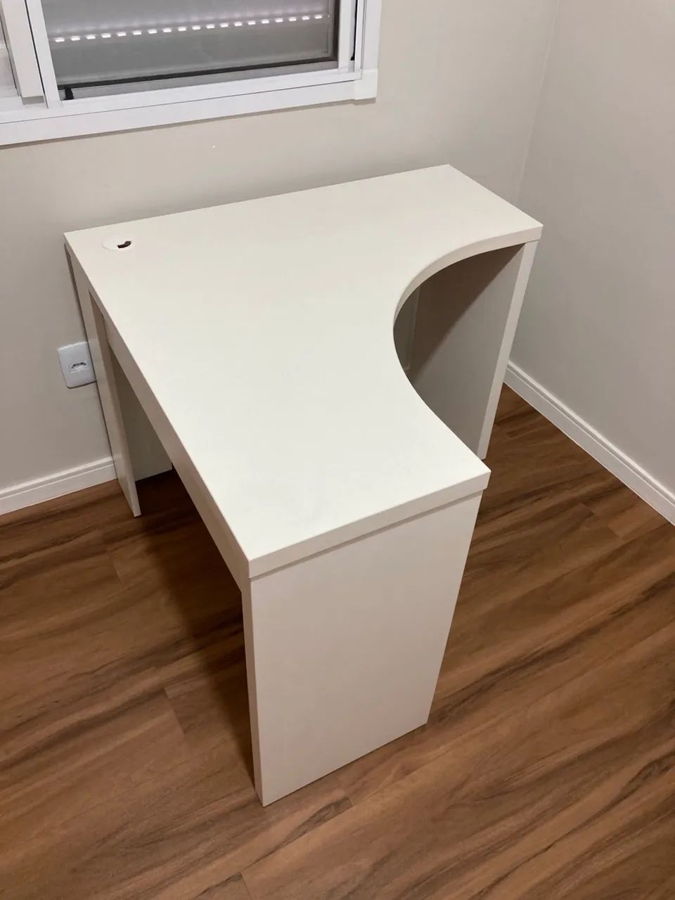 Mesa de escritório de canto branca - Foto 4