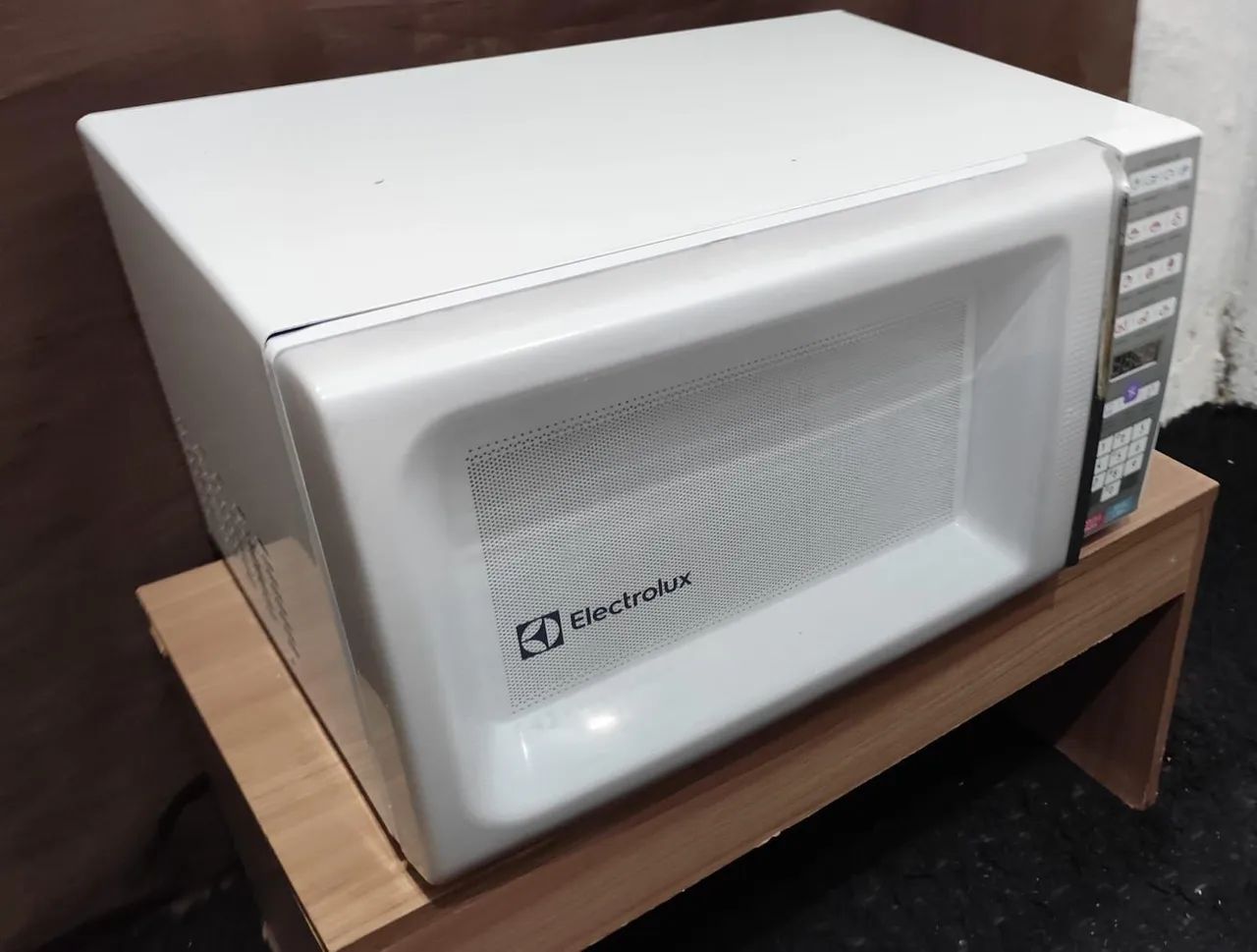 Micro-ondas Electrolux 30l -  Novo! (Entrega grátis e garantia) - Foto 3