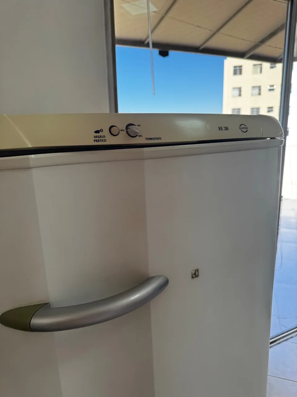 Geladeira Electrolux RE 28