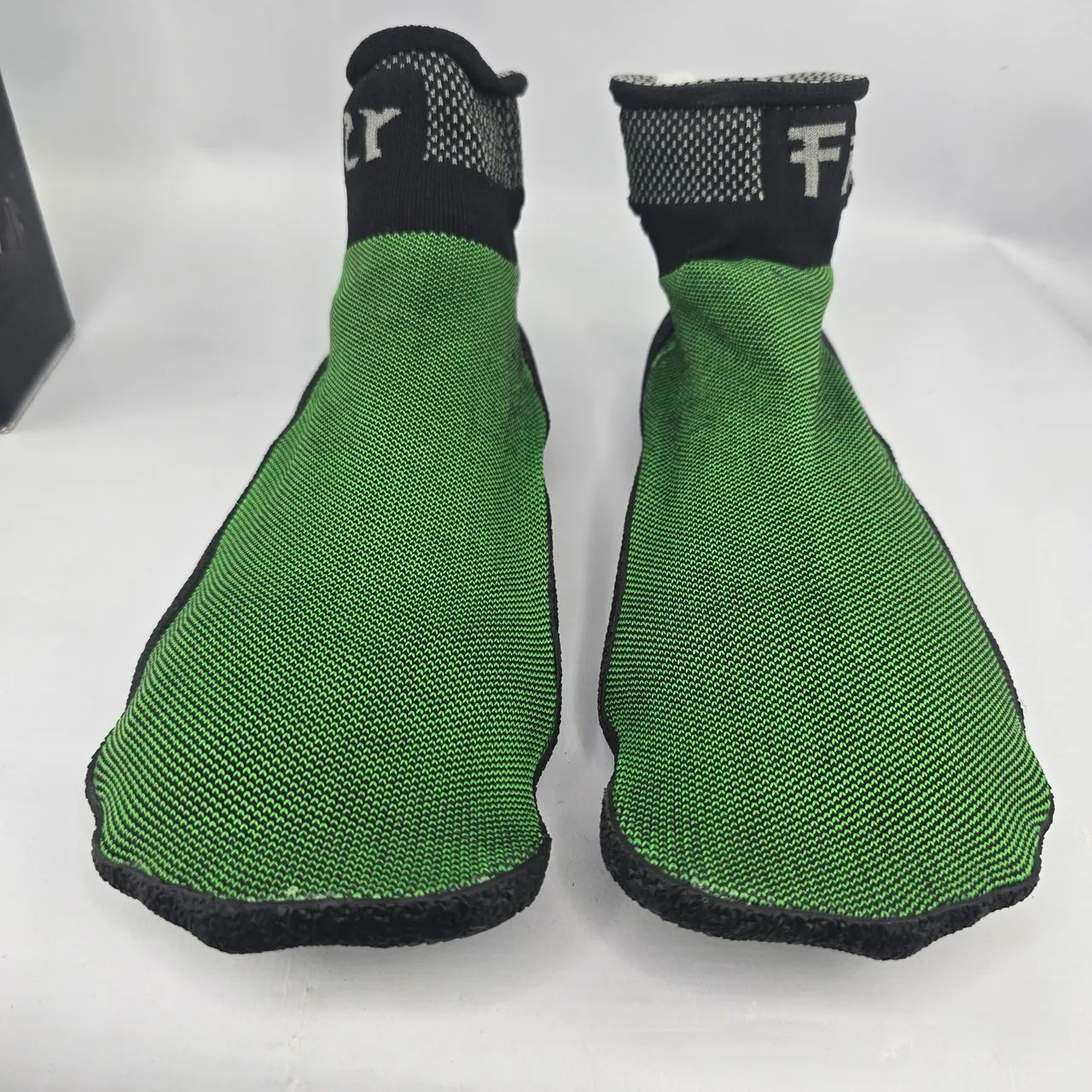 Sapatilha de treino fiber 40 / 41 novo verde e preto - Foto 3