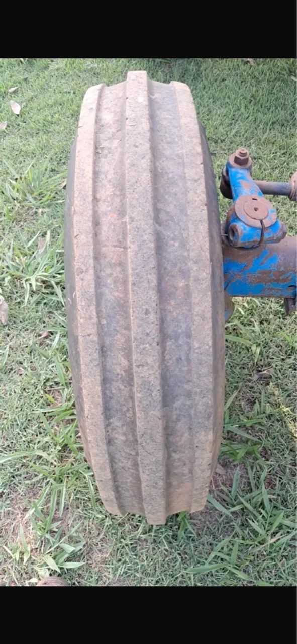 Trator Ford 6600 ano 1980 azul Diesel - Foto 2