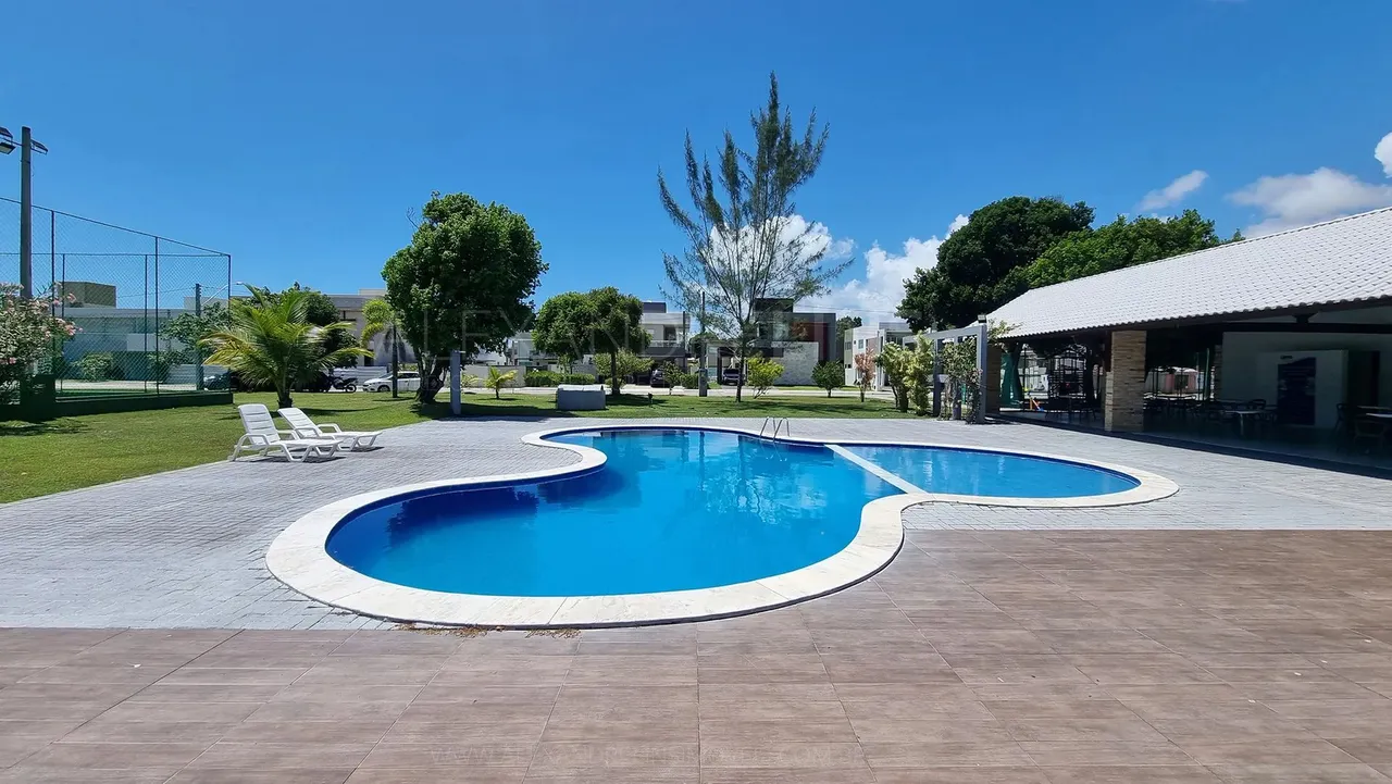 Casa semi mobiliada com 4 suítes com 300 m2 no Cond. Granville em Marechal