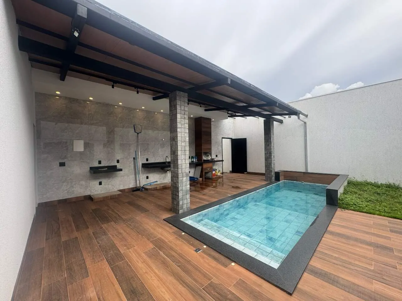 PONTO COMERCIAL/RESINDENCIAL / VENDA / LOTEAMENTO LAGO SUL