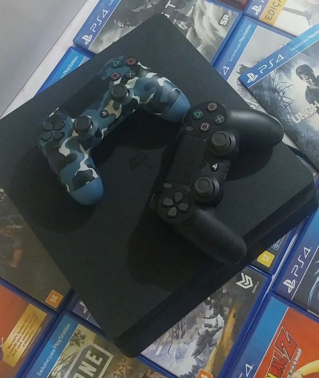 PS4 SLIM 1TB + 2 CONTROLES + 16 JOGOS