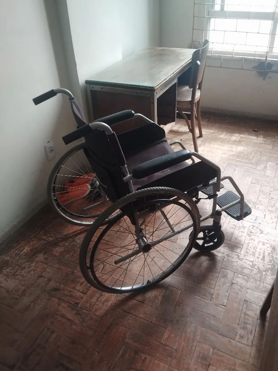 cadeira de rodas D 100  Dellamed
