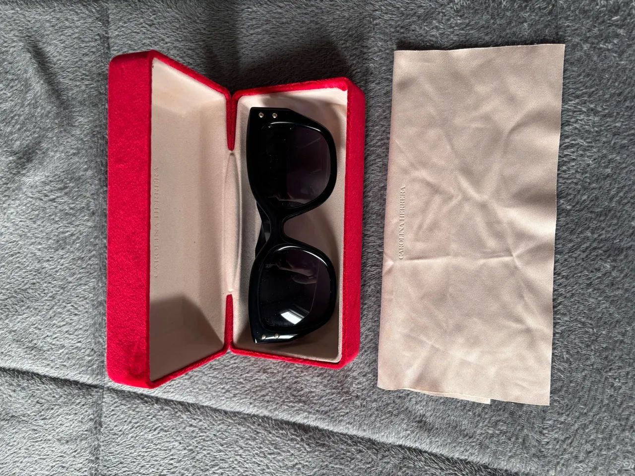 Óculos de Sol Carolina Herrera Original - Conservado com Estojo