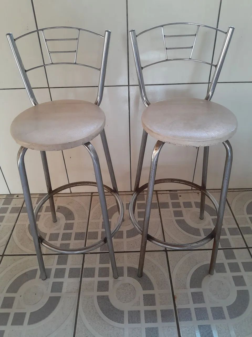 Vendo  2 banquetas - Foto 4
