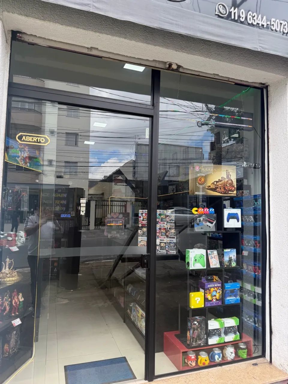 Vitrine com porta 
