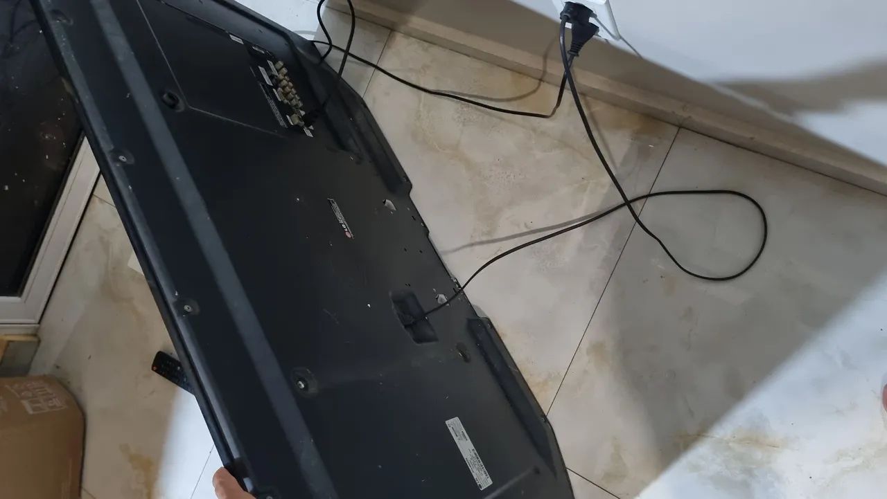 TV LG 47polegadas, com pequeno mal funcionamento - Foto 3