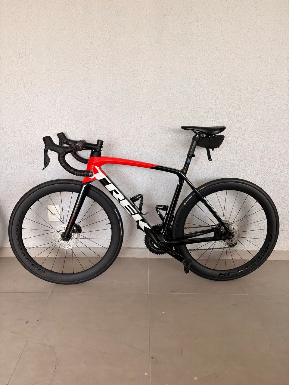 Bicicleta Trek Emonda Sl6 Roda de Carbono Grupo eletrônico DI2 - Foto 2