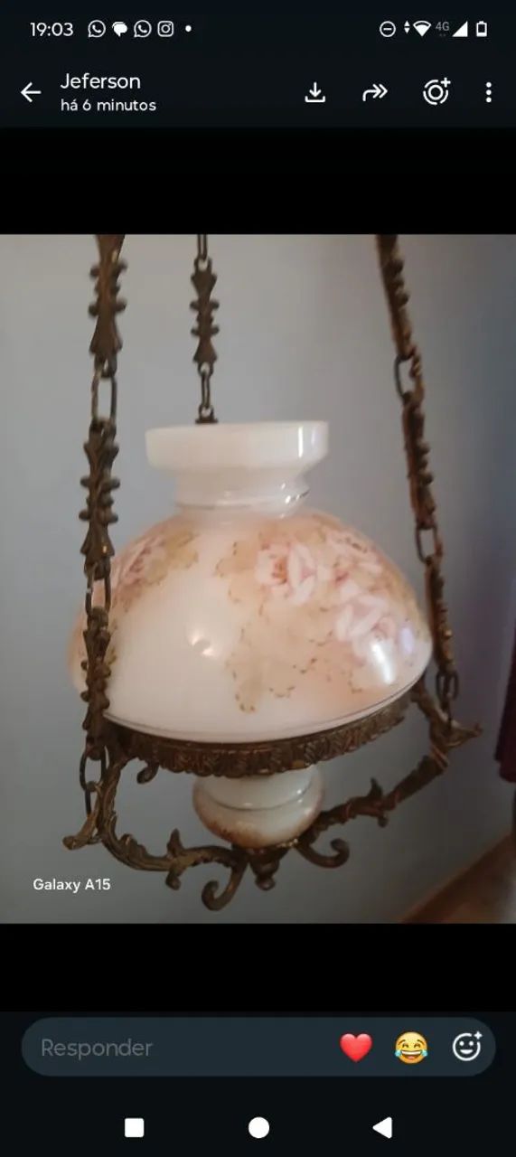 Antigo lustre em cúpula 