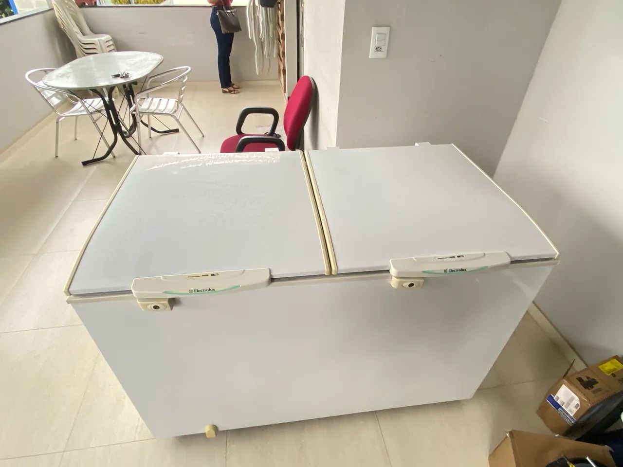 Freezer 2 tampas Eletrolux 400 litros 