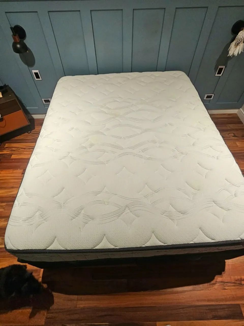 Cama Queen: Colchão + Box Baú