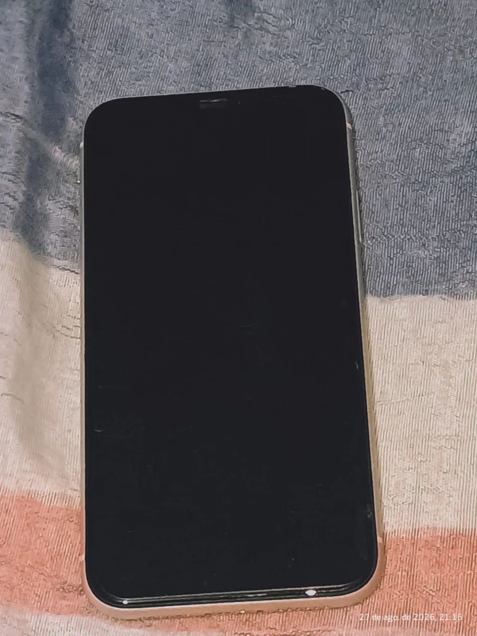 iPhone semi novo