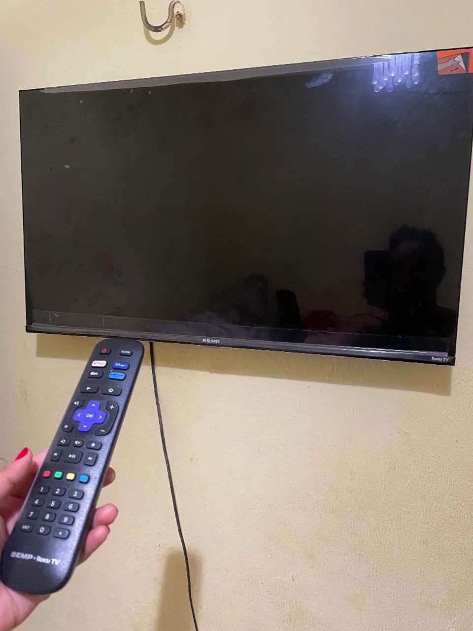Vendo Tv Semp 32 polegadas, no plástico. 