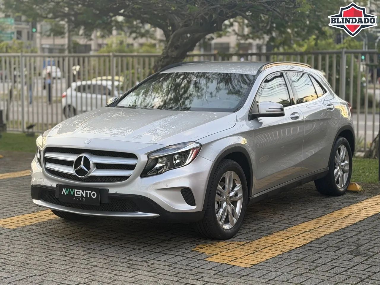 Mercedes-Benz GLA 200 Adv. 1.6/1.6 TB 16V Flex Aut. 2016
