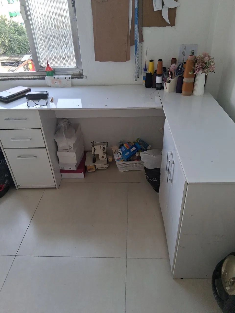 Mesa em L multiuso 