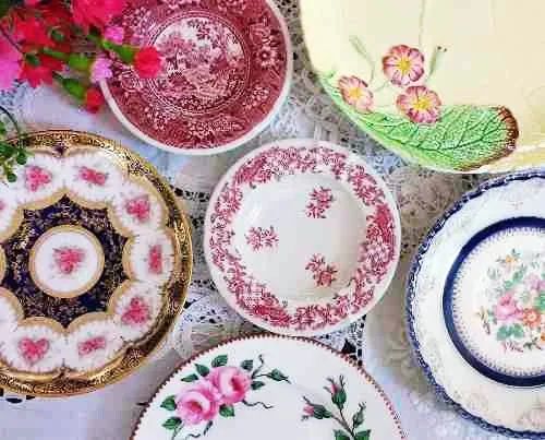 LOTE DE 300 PEÇAS DE PORCELANAS ANTIGAS - Foto 2