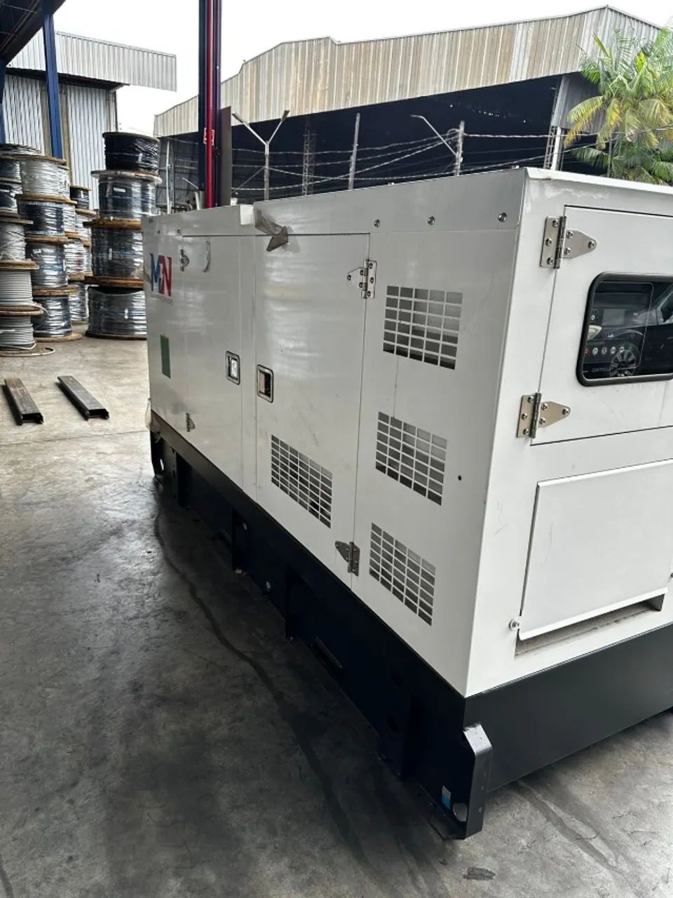 GERADOR A DIESEL 110/120 kVA - TRIFÁSICO - NOVO