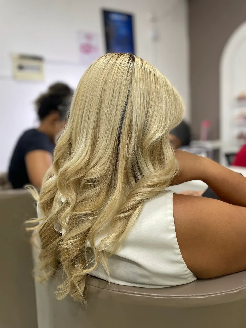Vaga para cabeleireira em Studio de Beleza - Foto 3