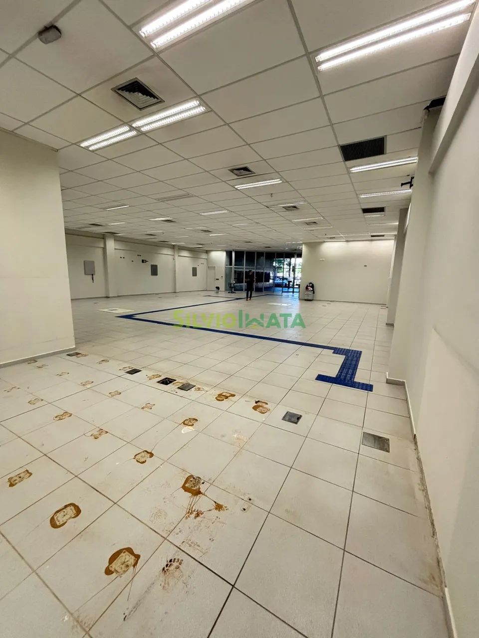 Salão Comercial para Locação Localização Privilegiada em Maringá - Foto 4