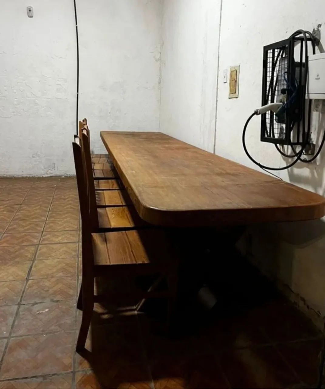 Mesa madeira maciça com 10 cadeiras 4,7 metros - Foto 3
