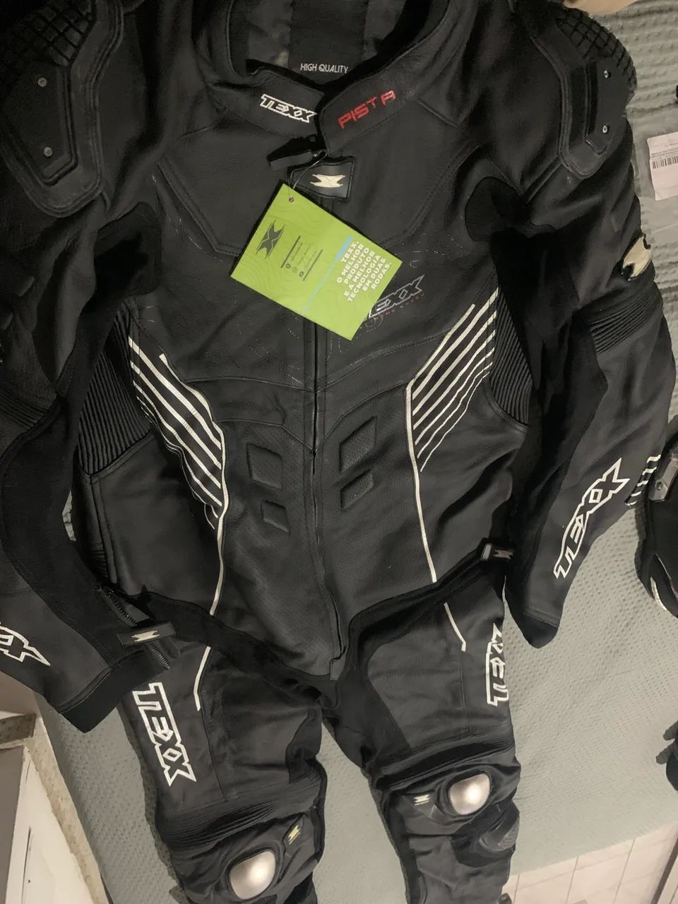 KIT TEXX PISTA - MACACÃO 1 PEÇA + BOTA + LUVA - COMPLETO