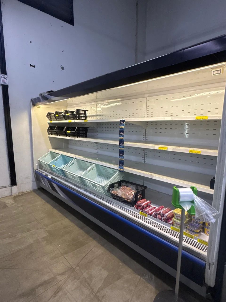 Vende-se expositor aberto 
