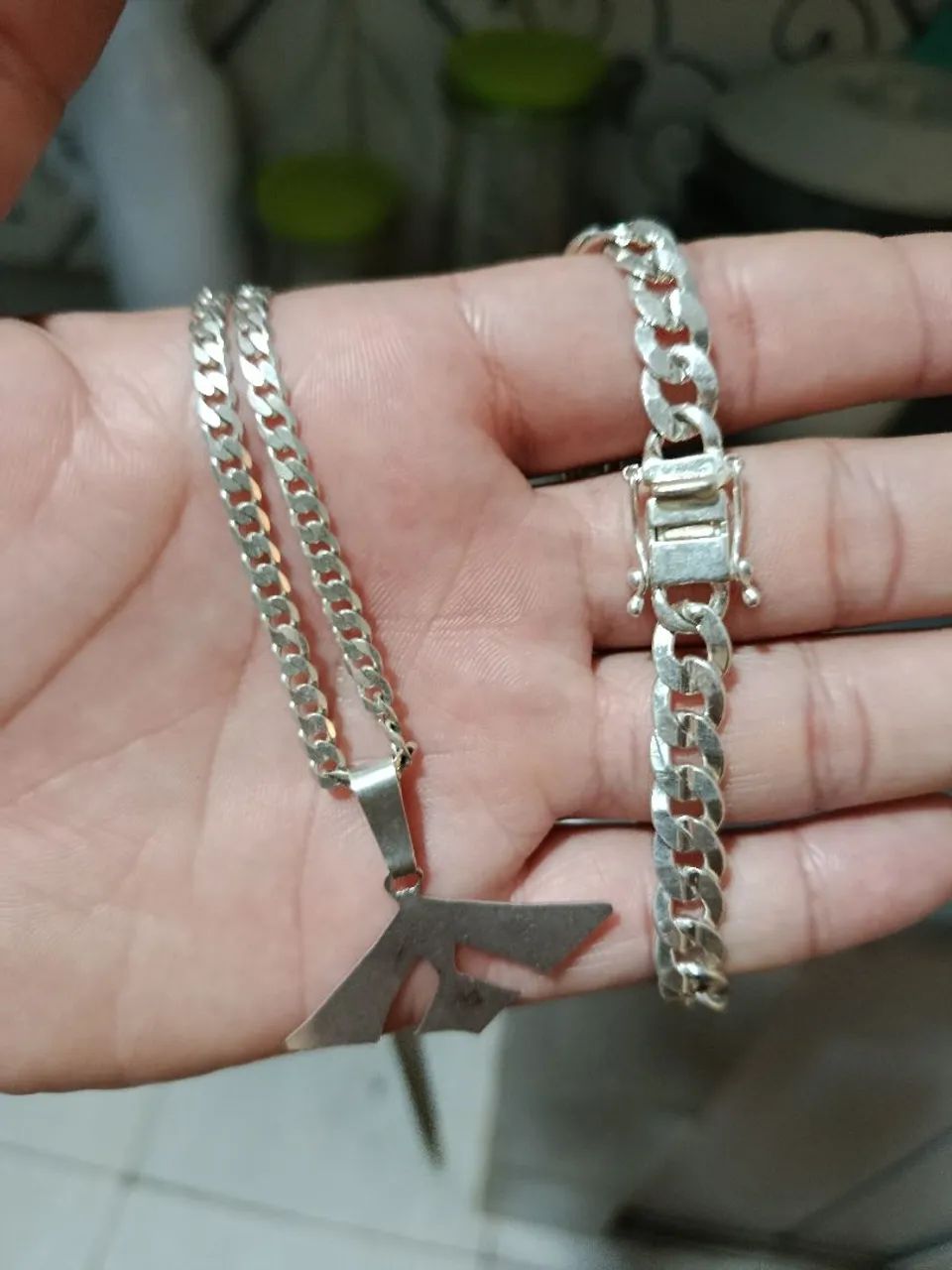 Vendo corrente e pulseira de prata